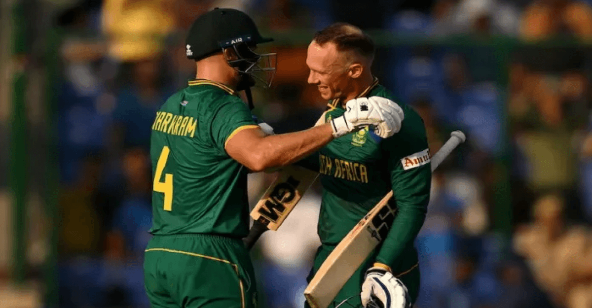 তিন সেঞ্চুরিতে 'বিশ্বরেকর্ড' দ. আফ্রিকার