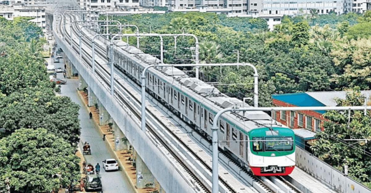 ৩ দিন বন্ধ থাকার পর ফের মেট্রোরেল চালু