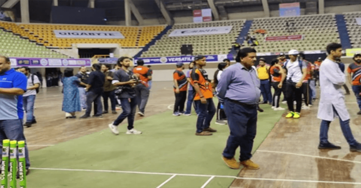 আবারও স্থগিত তারকাদের ক্রিকেট লিগ