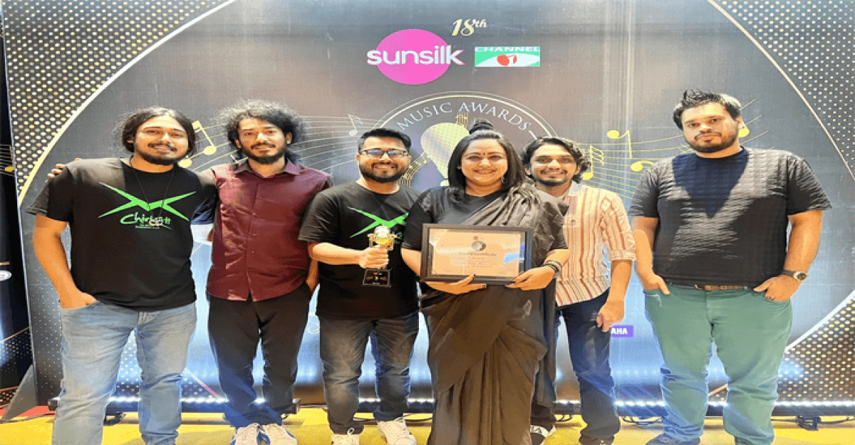 ‘চ্যানেল আই মিউজিক অ্যাওয়ার্ডস’-এ শ্রেষ্ঠ ব্যান্ড ‘চিরকুট’