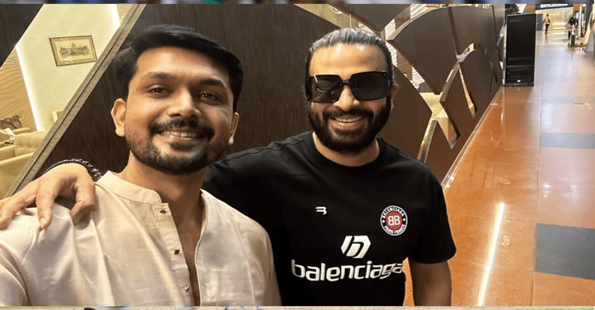 হঠাৎ দেখা শাকিব-শুভর