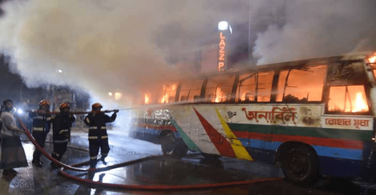 বাসে অগ্নিসংযোগ: যুবদলের সভাপতি জাহাঙ্গীর মোল্লাসহ ১১ জনের কারাদণ্ড