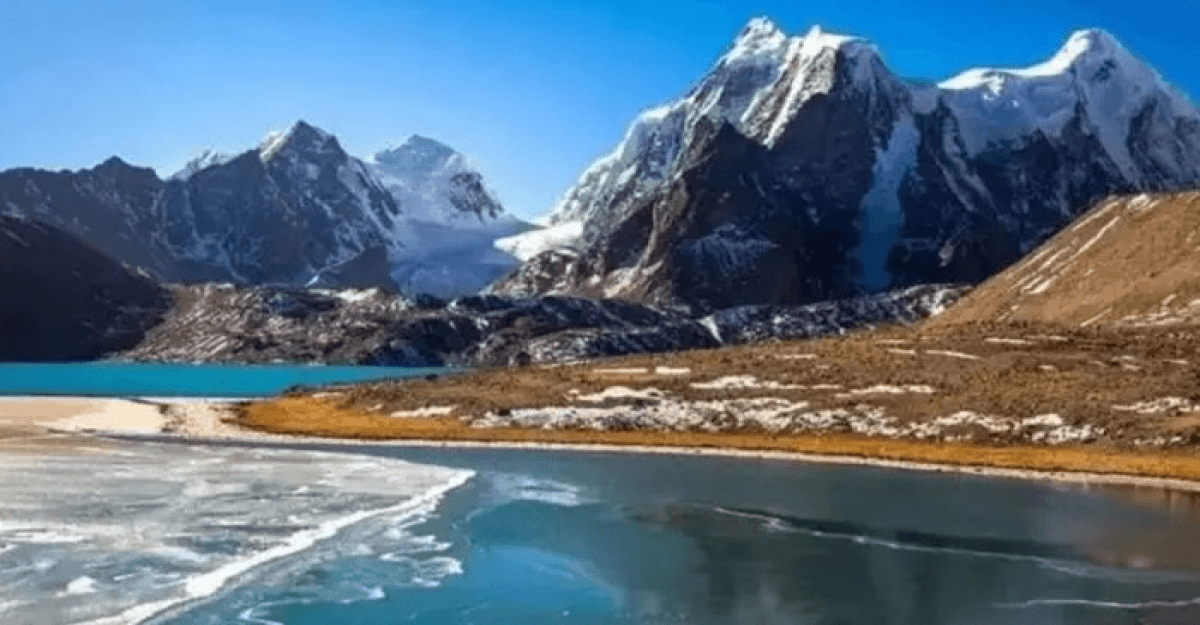 প্রাকৃতিক বিপর্যয়ের রেশ কাটিয়ে স্বাভাবিক হচ্ছে সিকিম