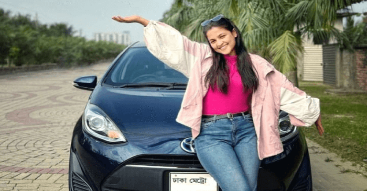 গাড়ি কিনলেন অভিনেত্রী সাদিয়া