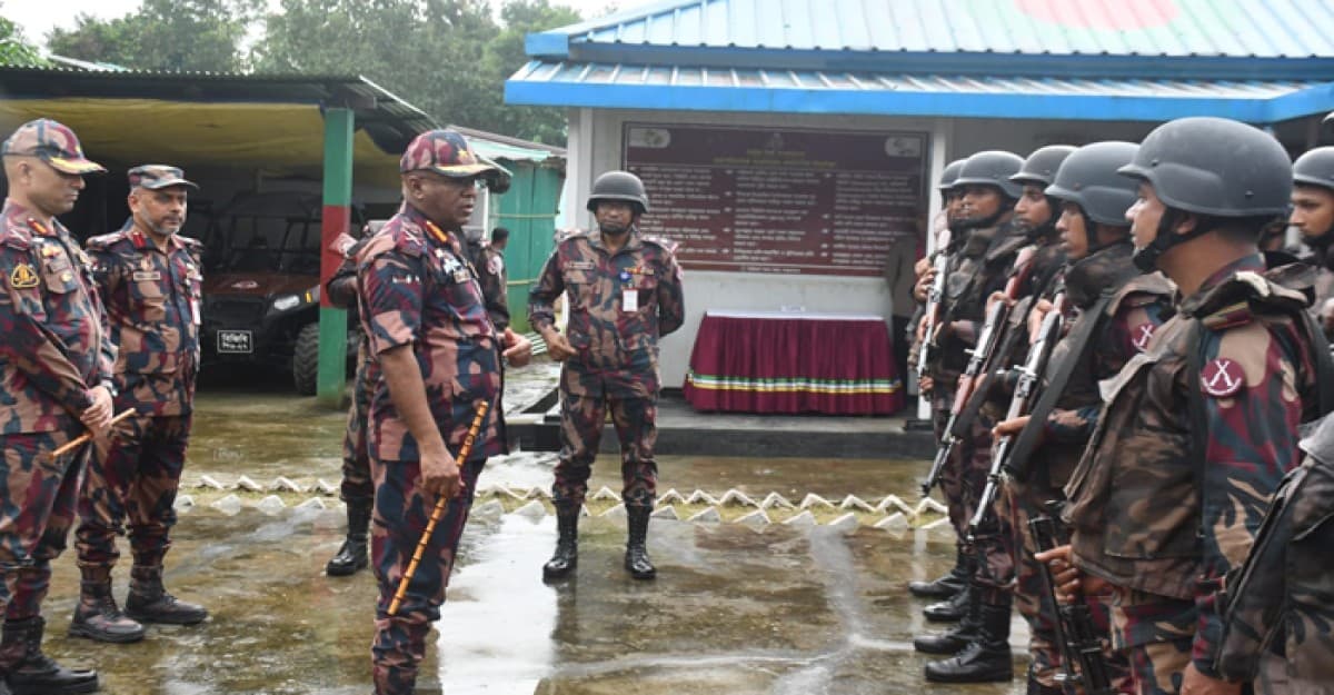 বাংলাদেশ-মিয়ানমার সীমান্ত পরিদর্শন করলেন বিজিবি প্রধান