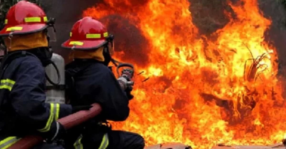 চট্টগ্রামে বিসিক এলাকায় আগুন,  দেড় ঘণ্টায়  নিয়ন্ত্রণে