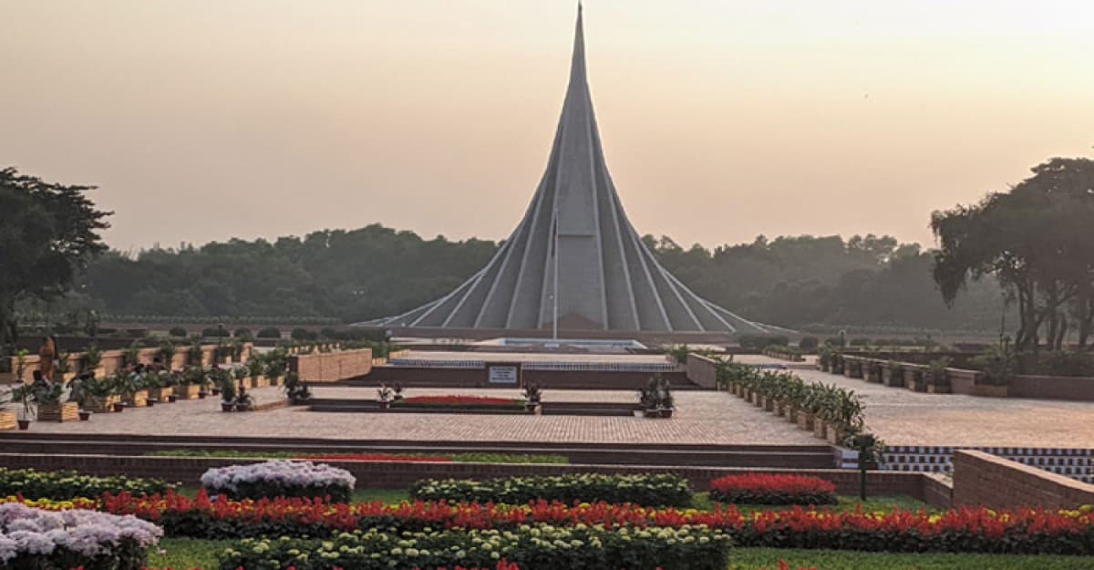 জাতীয় স্মৃতিসৌধে চলছে সৌন্দর্যবর্ধনের শেষ প্রস্তুতি