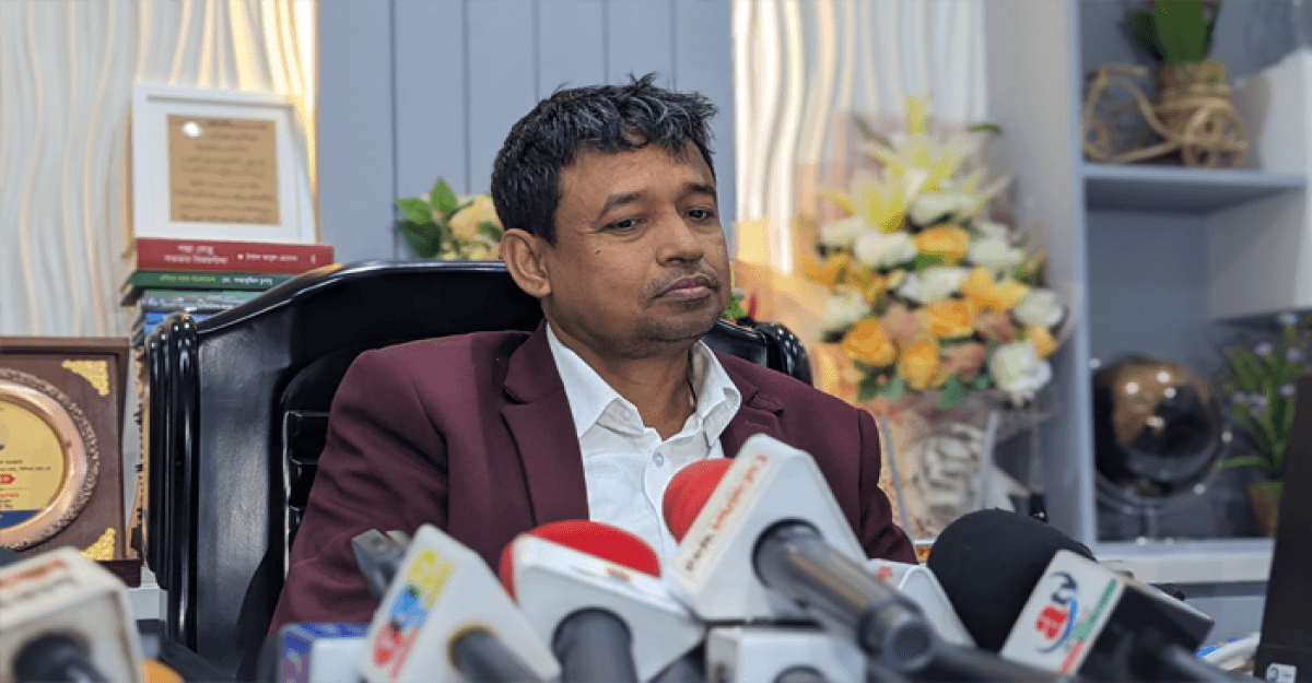 ট্রেনে আগুন দেওয়া জড়িতদের নাম পাওয়া গেছে: ডিবি প্রধান