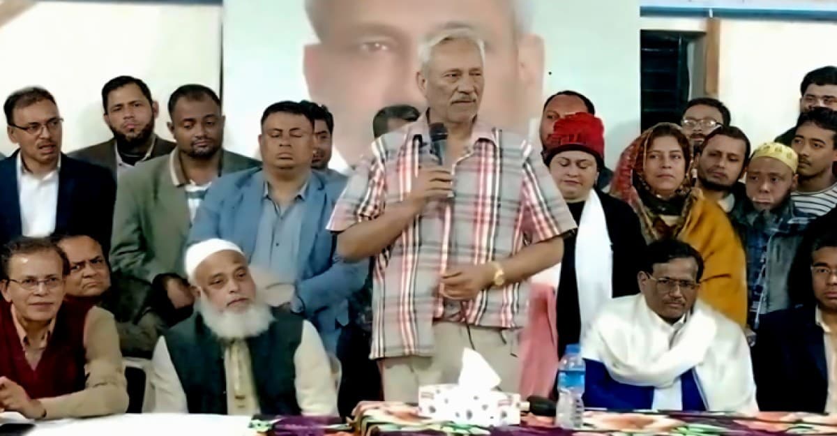 আমি প্রধানমন্ত্রীর আস্থা ভাজন, সাংবাদিকরা কিছু করতে পারবে না: শাহজাহান ওমর