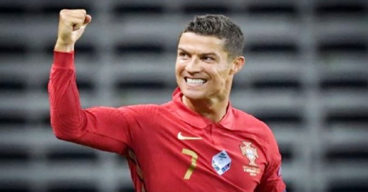 সবাইকে ছাড়িয়ে আবারও র্শীষে রোনালদো