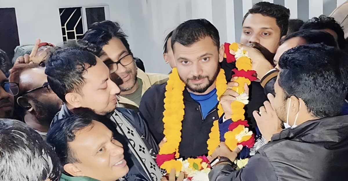 নড়াইলবাসীর ভালবাসায় সিক্ত হলেন মাশরাফি