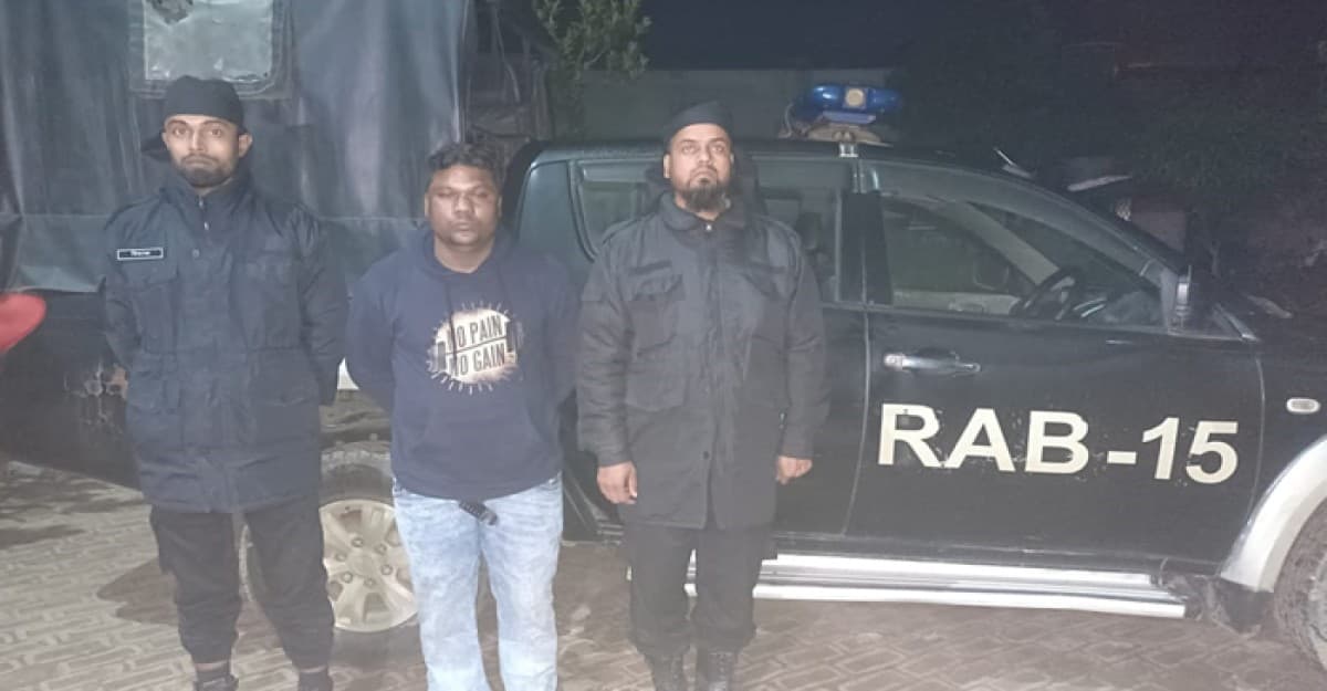 কক্সবাজারে আইস ও ইয়াবাসহ আটক ২