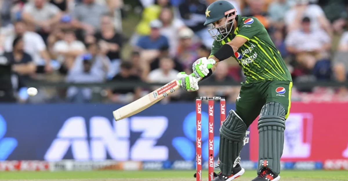 বিফলে গেল মোহাম্মদ রিজওয়ানের একার লড়াই