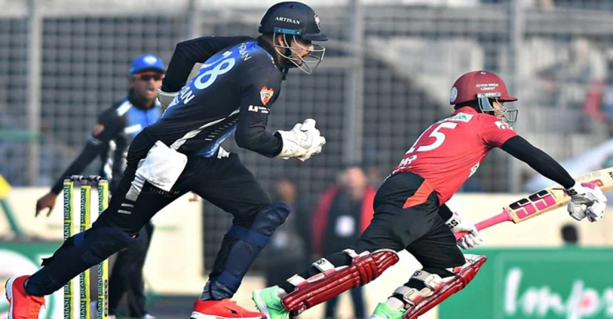 সাকিব-তামিম মুখোমুখি লড়াইয়ে শেষ হাসি তামিমের