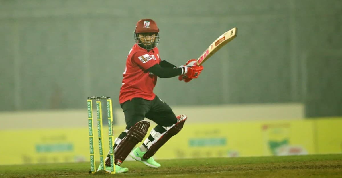 মুশফিকের ব্যাটে ভর করে বরিশালের বড় সংগ্রহ