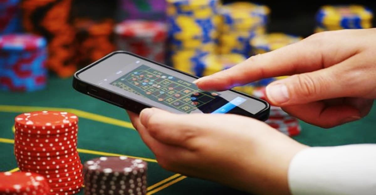 অনলাইন জুয়ায় আসক্ত তাড়াইলের যুব সমাজ