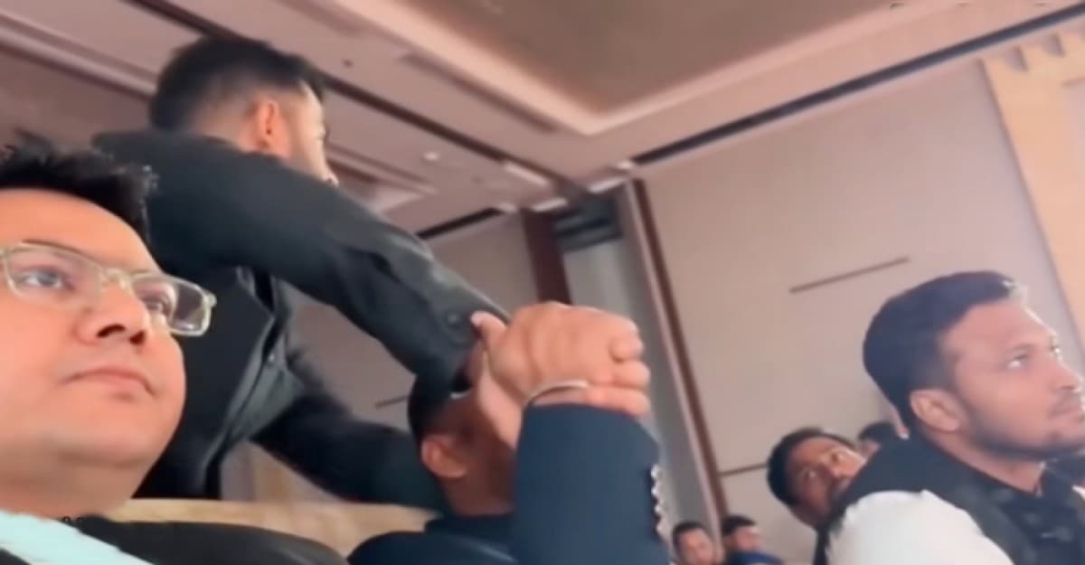 সাকিবের সাথে হাত মেলালেন না বন্ধু তামিম