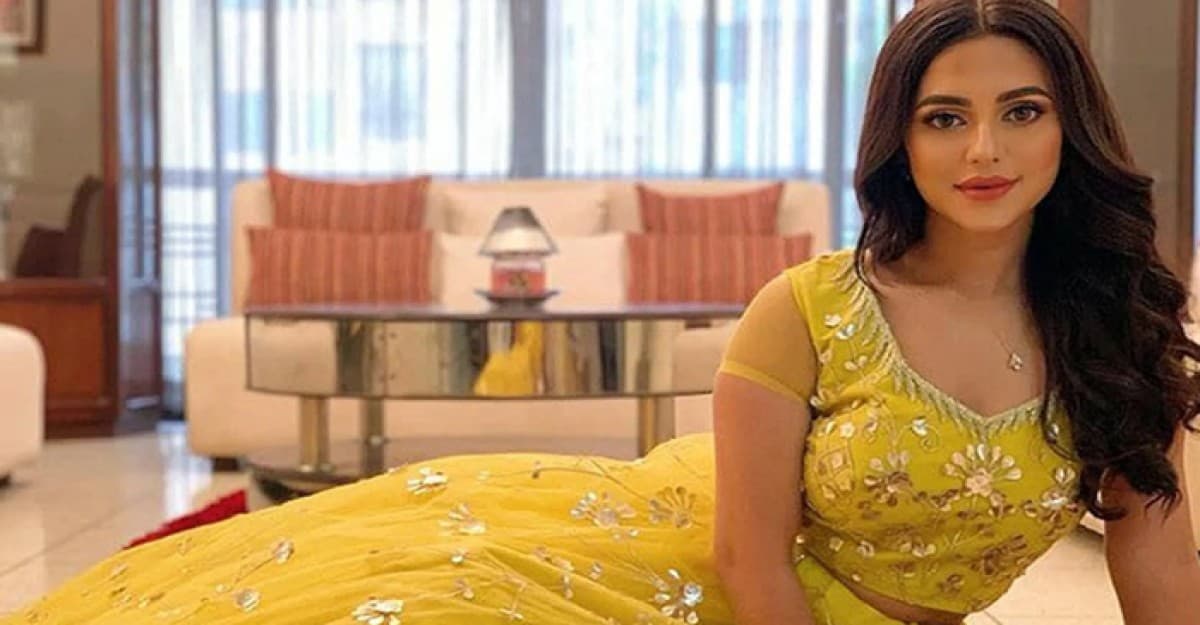 হাসপাতাল থেকে বাসায় গেলেন নুসরাত ফারিয়া