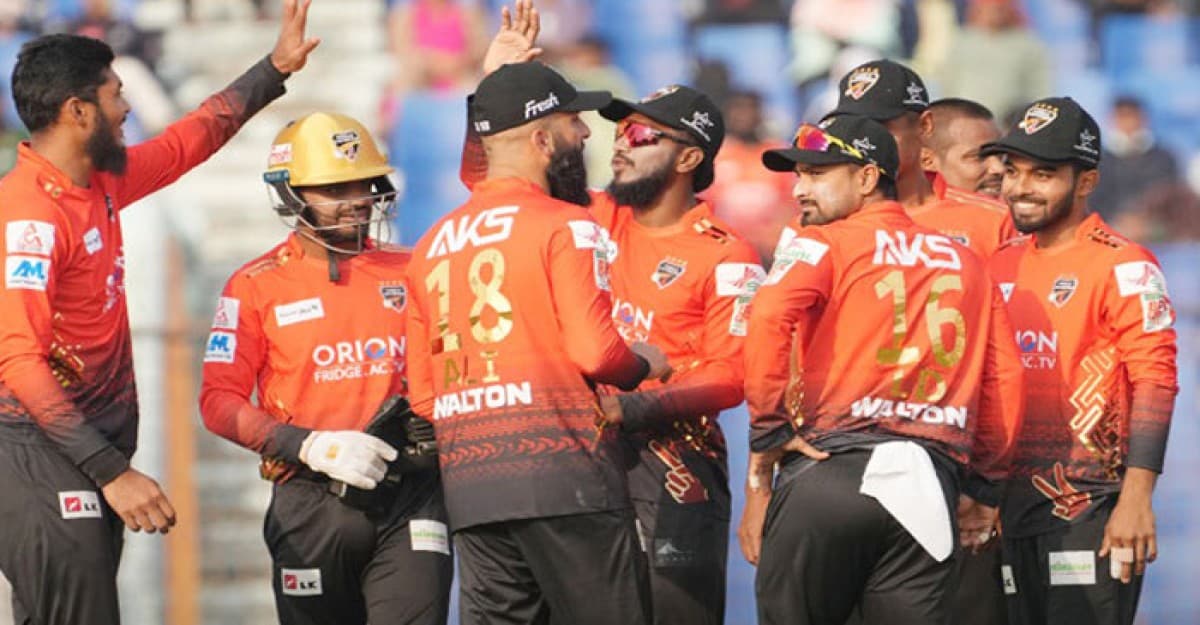 স্বাগতিক চট্টগ্রামকে হারিয়ে কুমিল্লার বড় জয়