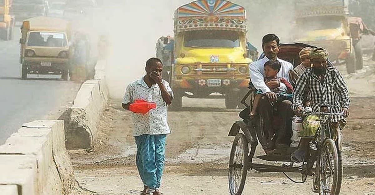 ছুটির দিনেও ঢাকার বাতাস অস্বাস্থ্যকর