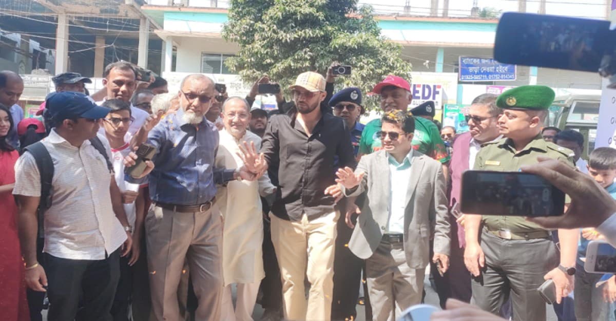 প্রতিটি মানুষের জীবনে খেলাধুলা অন্যতম গুরুত্বপূর্ণ: মাশরাফি