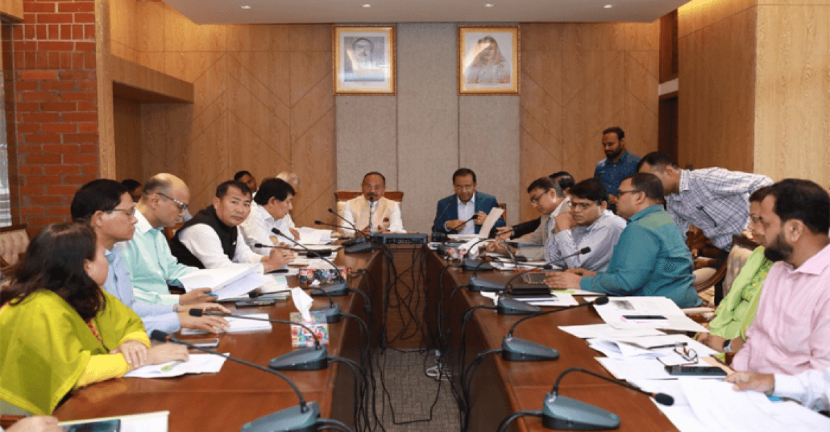 উন্নয়ন প্রকল্প কাজ সঠিক সময়ে সম্পন্নের জন্য তাগিদ দেন পার্বত্য প্রতিমন্ত্রী