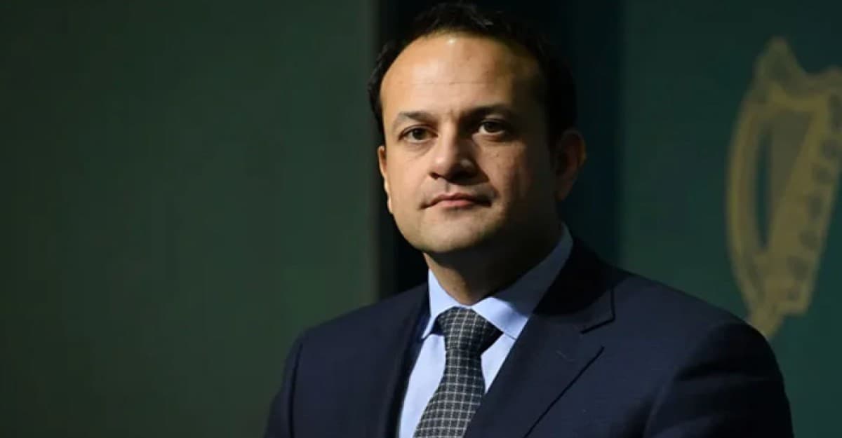 পদত্যাগ করলেন আয়ারল্যান্ডের প্রধানমন্ত্রী