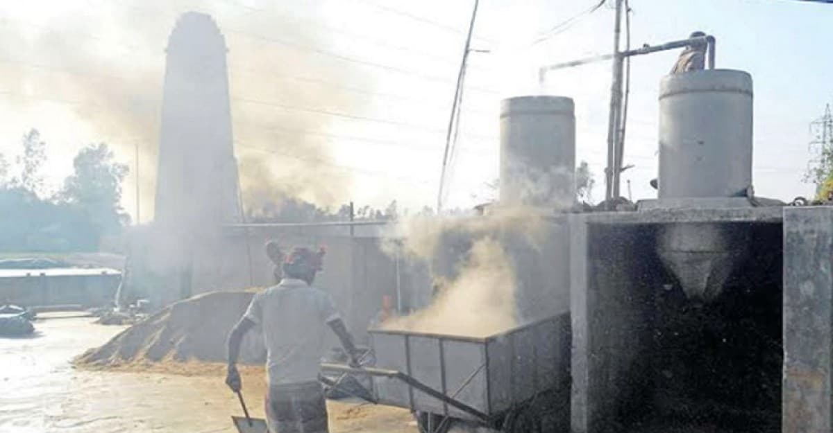 পাবনায় ধানের চাতালে বয়লার বিস্ফোরণ, শিশুসহ নিহত ২