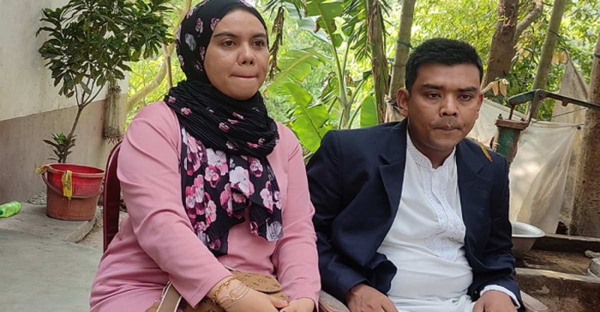 প্রেমের টানে ভাঙ্গায় মালয়েশিয়ার তরুণী