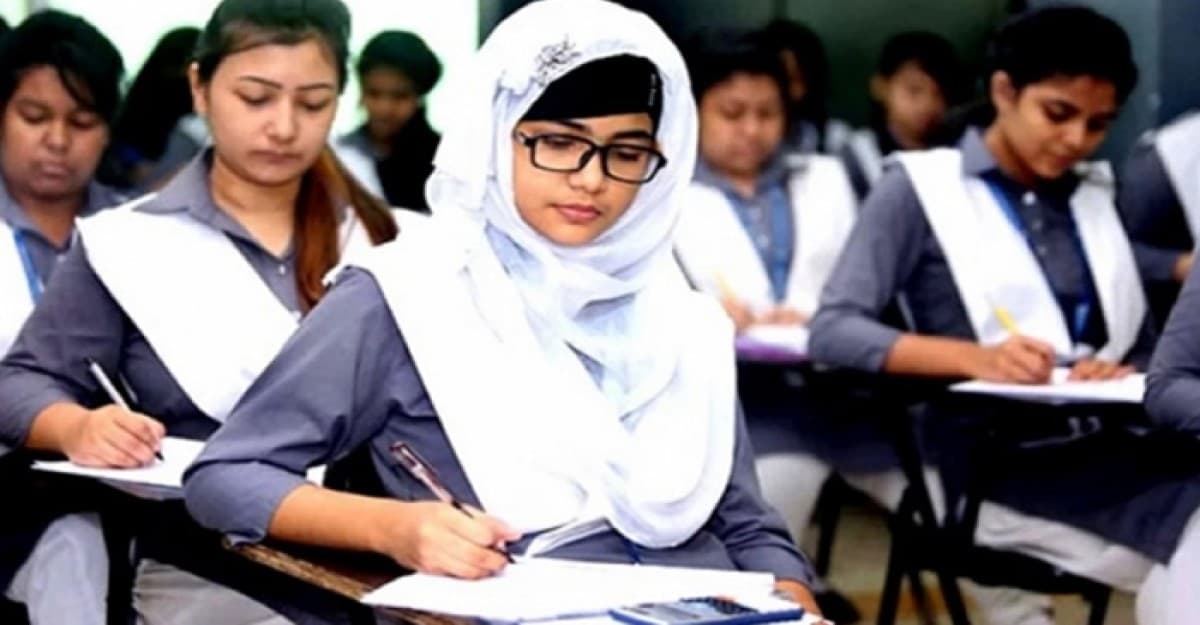 টেস্ট পরীক্ষার নামে অতিরিক্ত ফি নিলেই ব্যবস্থা: শিক্ষামন্ত্রী