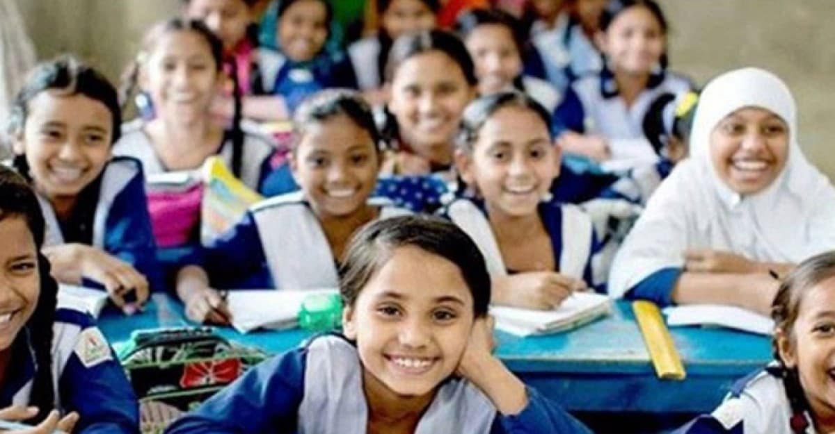 তীব্র তাপদাহে প্রাথমিক-মাধ্যমিকে চালু হতে পারে অনলাইনে ক্লাস