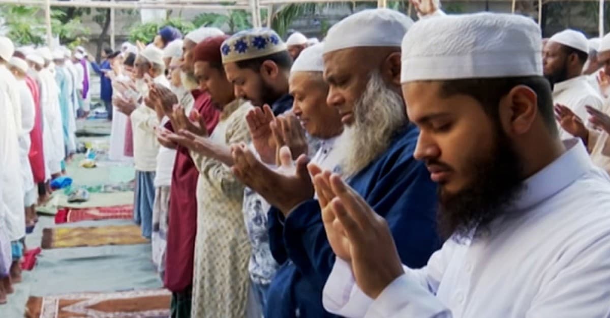 রাজধানীতে বৃষ্টির জন্য ইসতিসকার নামাজ আদায়