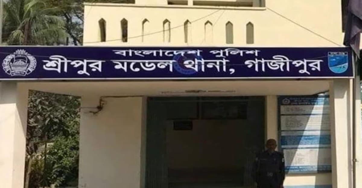 গাজীপুরে ট্রাকের ধাক্কায় পিকাপ উল্টে দুই শ্রমিক নিহত