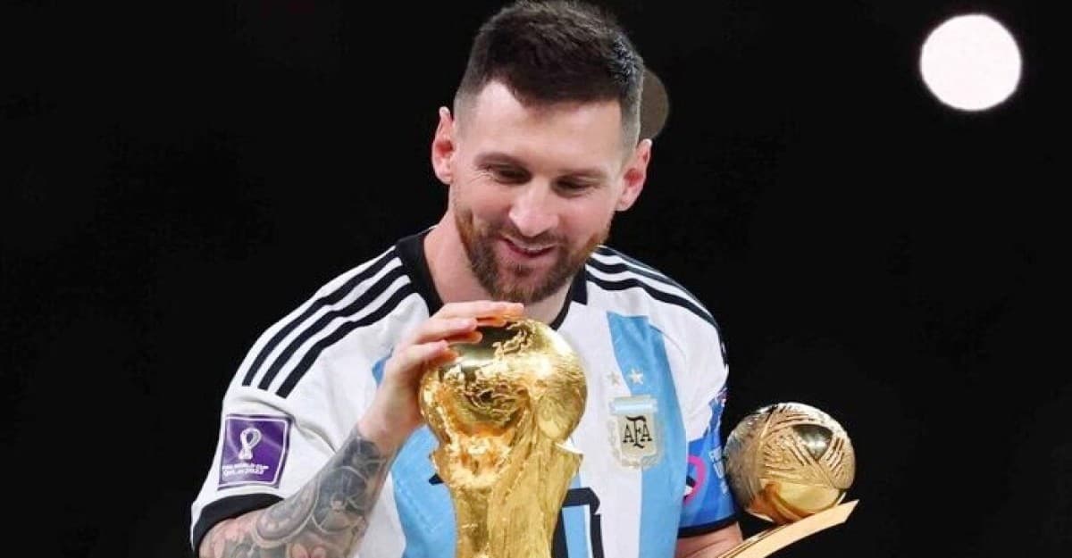 ফুটবলের জাদুকর বাজারে আনছেন ‘অ্যালকোহল’ মুক্ত পানি