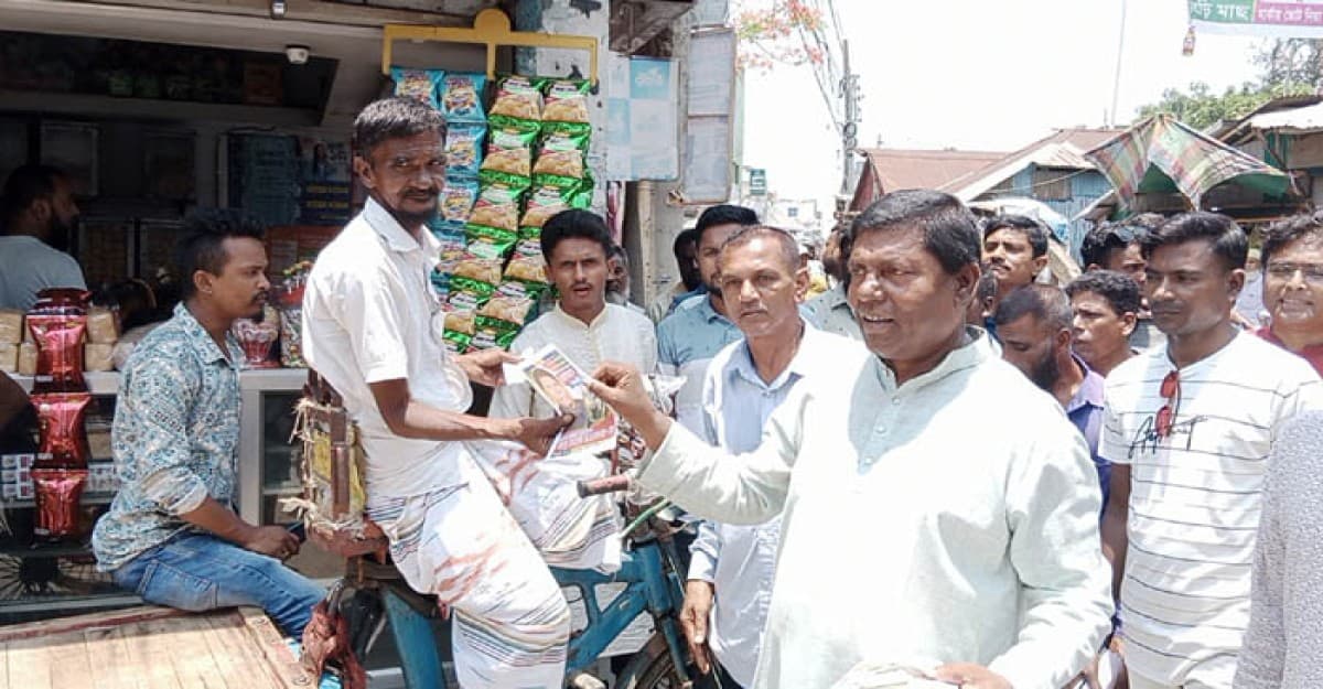 মোংলায় প্রতীক পেয়ে ভোটের মাঠে সরব প্রার্থীরা