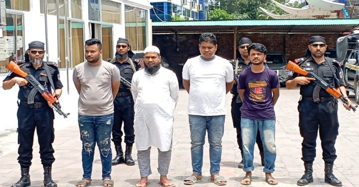 আত্মসমর্পনকারি আমিনের পারিবারিক ইয়াবা সিন্ডিকেট এবার র‌্যাবের জালে