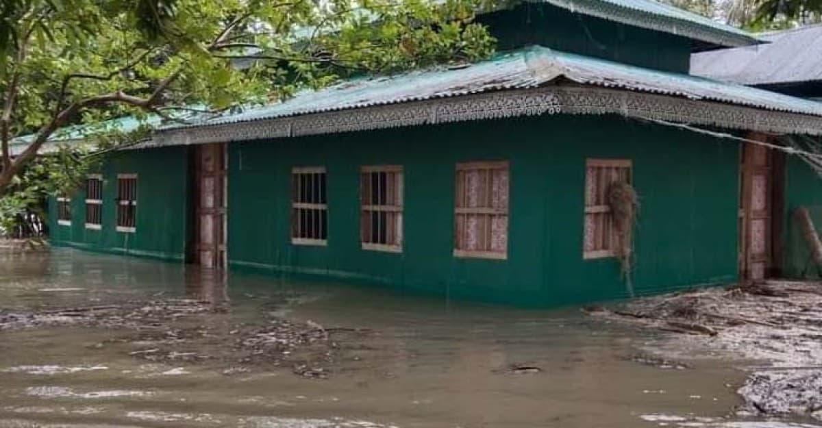 ভোলায় ২ হাজার ঘরবাড়ি বিধ্বস্ত, নিহত ৩