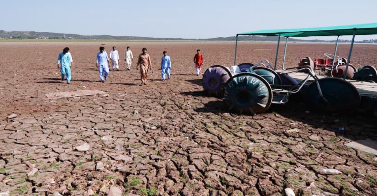 ৫২ ডিগ্রি তাপমাত্রায় পুড়ছে পাকিস্তান