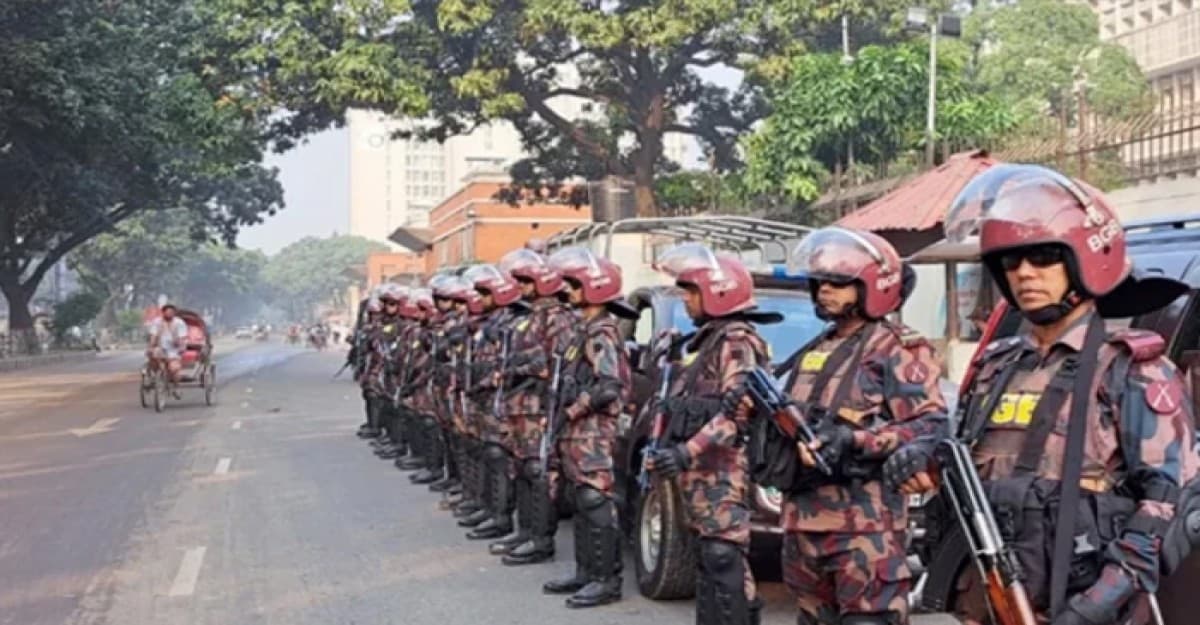 ৩০০ প্লাটুন বিজিবি মোতায়েন