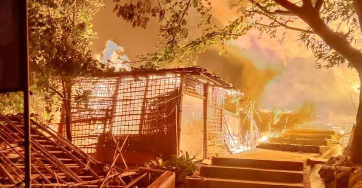 উখিয়ার রোহিঙ্গা ক্যাম্পে ভয়াবহ আগুন