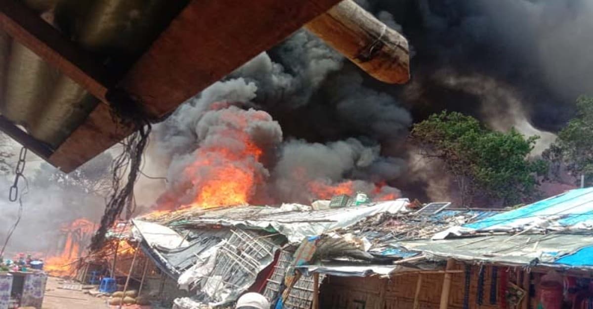 রোহিঙ্গা ক্যাম্পের আগুন নিয়ন্ত্রনে, পুড়েছে ২ শতাধিক ঘর