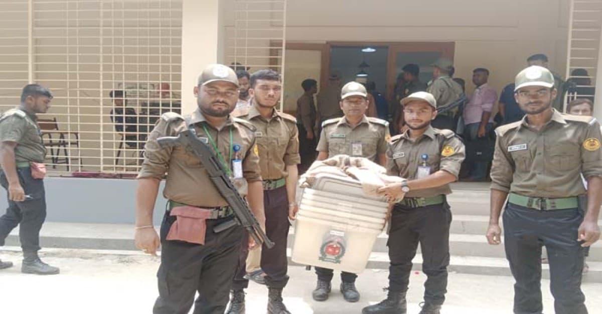 বাঘা উপজেলা পরিষদ নির্বাচনের সরঞ্জাম বিতরণ, ভোটগ্রহণ বুধবার