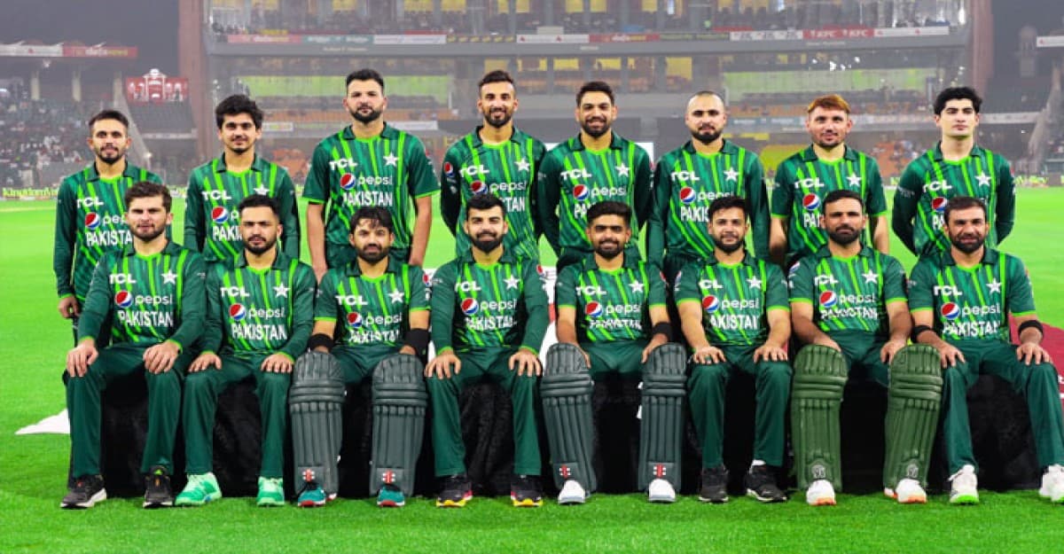বিশ্বকাপের আগে দল থেকে ছিটকে গেলেন পাকিস্তান তারকা