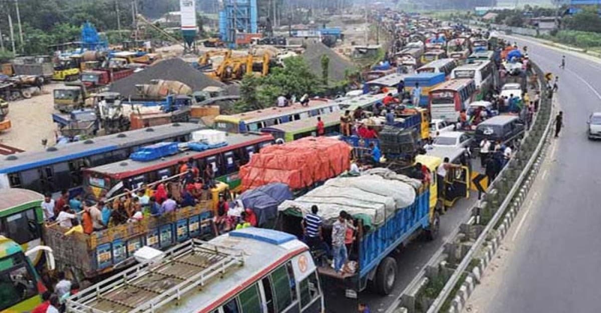 ঈদে ঘরমুখো মানুষের ভোগান্তি চরমে