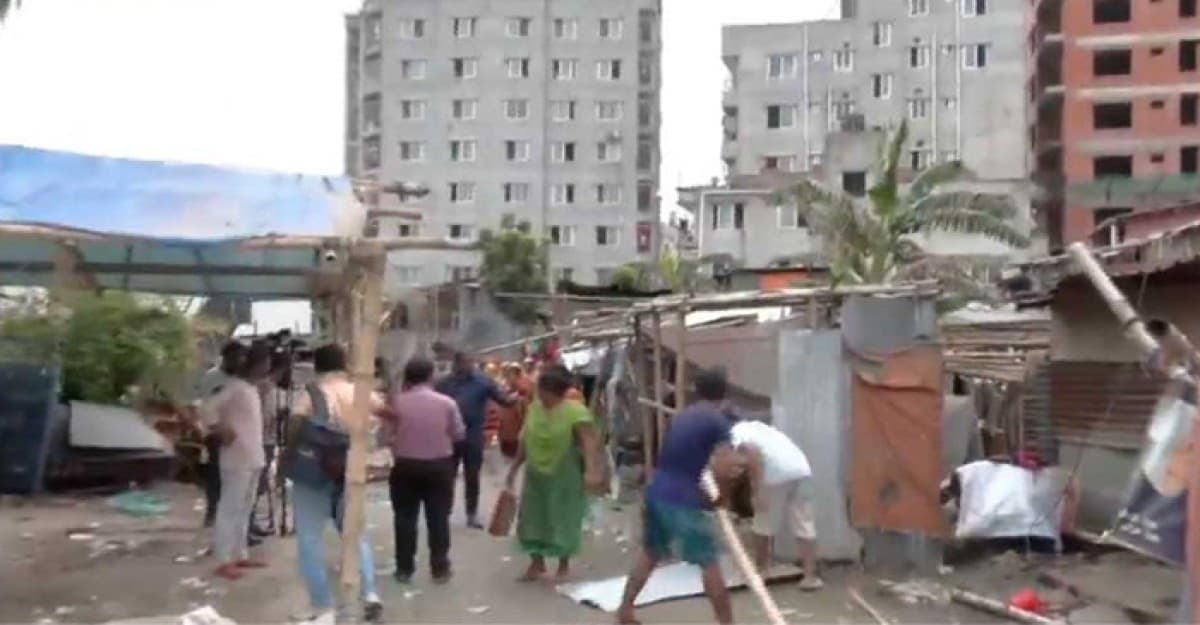 সাদিক অ্যাগ্রো ফার্মে উচ্ছেদ অভিযান চলছে