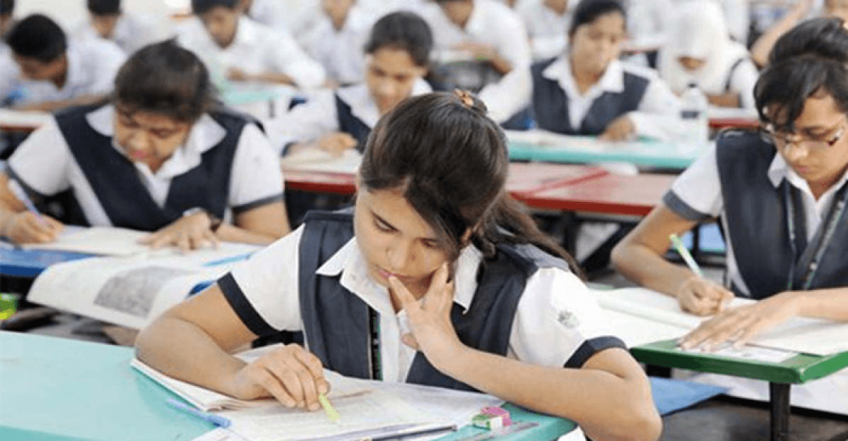 এইচএসসি পরীক্ষায় বসলো ১৪ লাখ শিক্ষার্থী