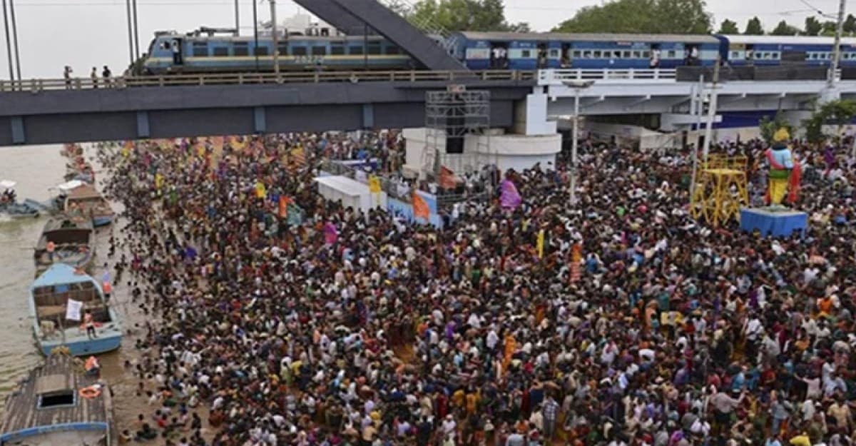 ভারতে পদদলিত হয়ে প্রাণ গেল ২৭ জনের
