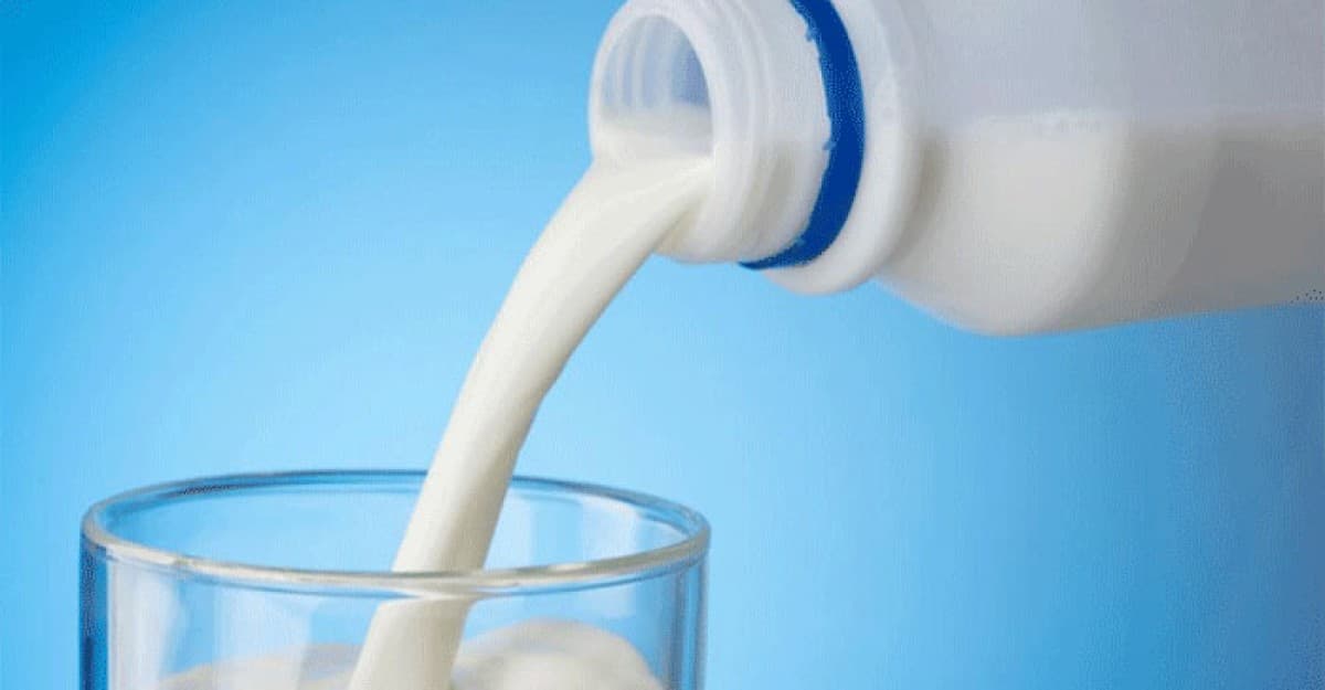 দুধে পানি মেশানো হয়েছে কিনা বুঝবেন যেভাবে