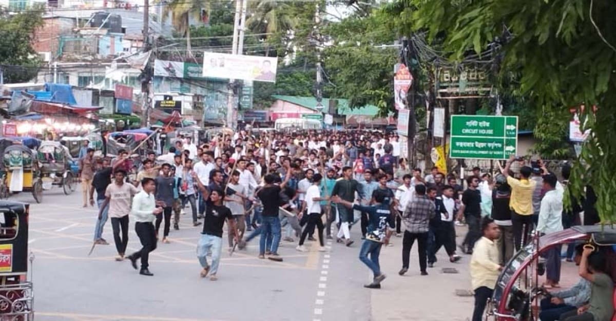 কক্সবাজারে আওয়ামীলীগসহ বিভিন্ন রাজনৈতিক দলের কার্যালয়ে ভাংচুর, ৪ নেতাকে মারধর