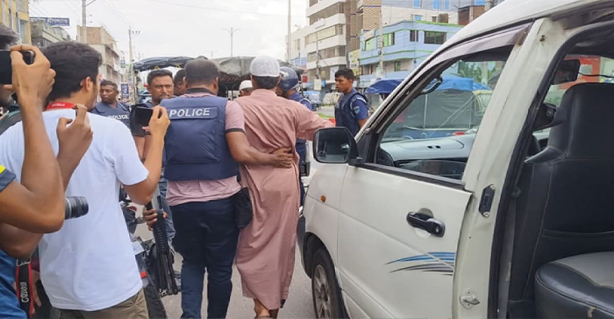 কোটা সংস্কার আন্দোলন ঘিরে কুষ্টিয়ায় পুলিশের অভিযানে সন্দেহভাজন ৩০ জন আটক